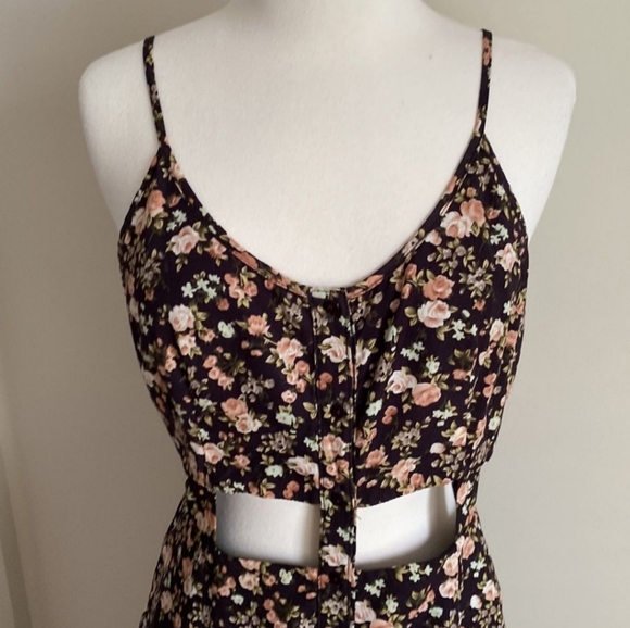Pins & Needles Black Floral Cut Out Maxi Dress Size 6 - Picture 2 of 9